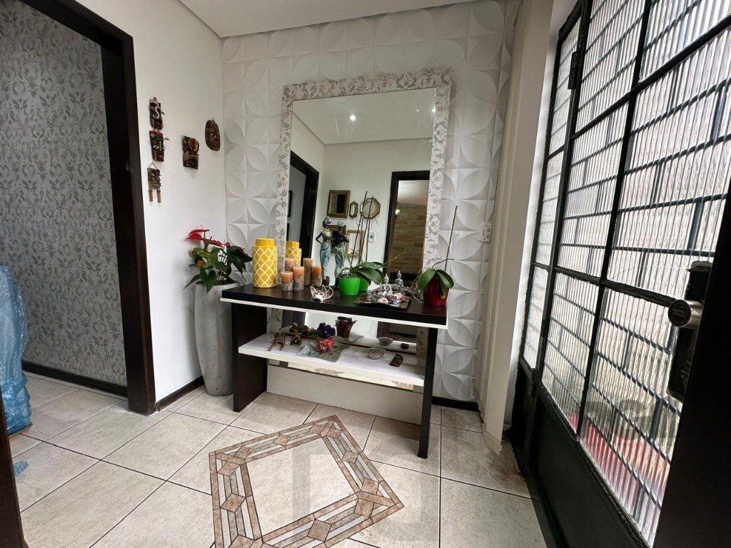 Vende-se ampla casa 3 quartos com hidro, 2 vagas, living com ladeira e salão de festas com churrasqueira - 260m² - Medianeira — foto 48