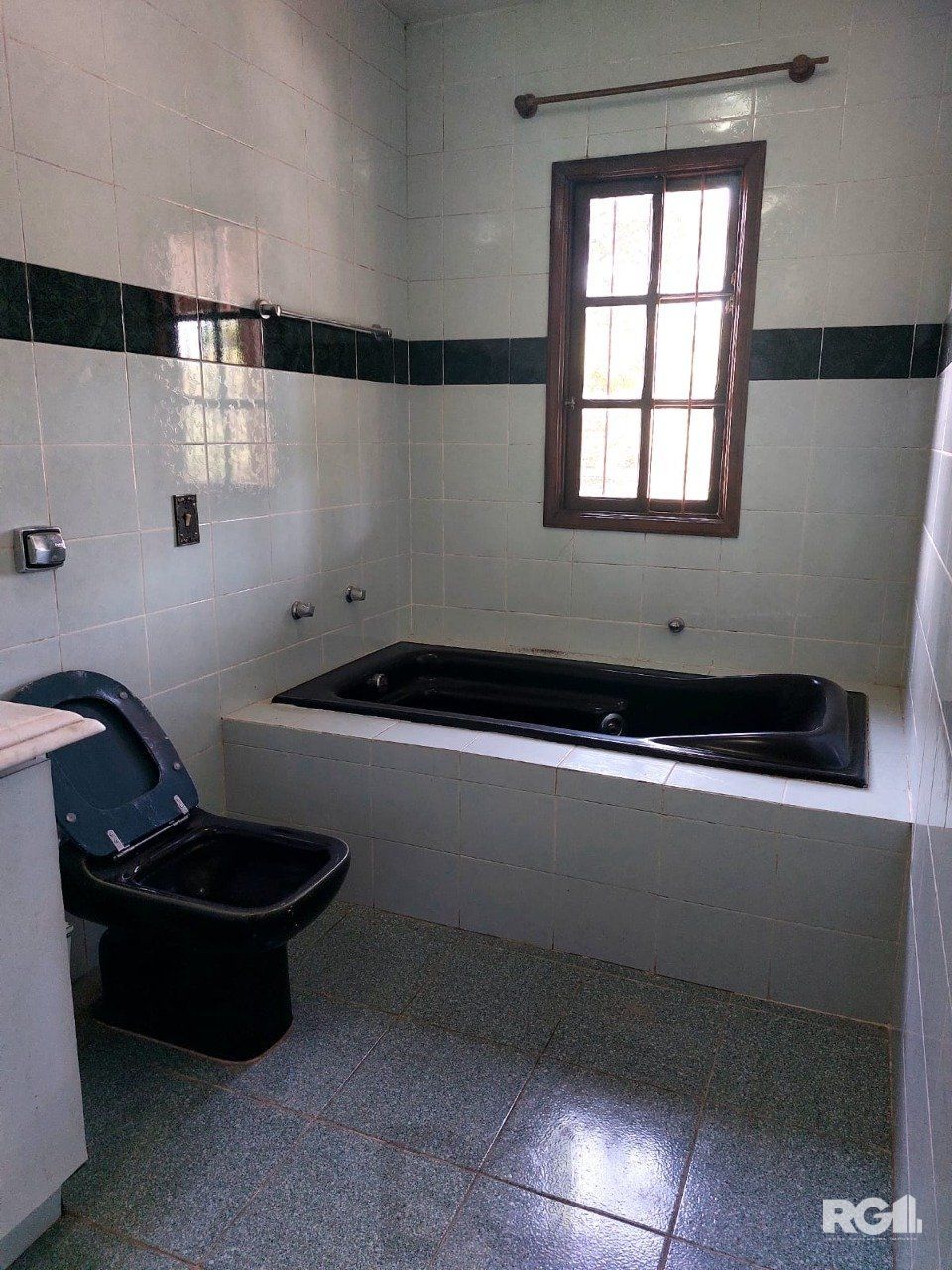 Casa com 3 dormitórios, sendo 1 suíte, 3 vagas, no bairro Nonoai, Porto Alegre, RS — foto 29