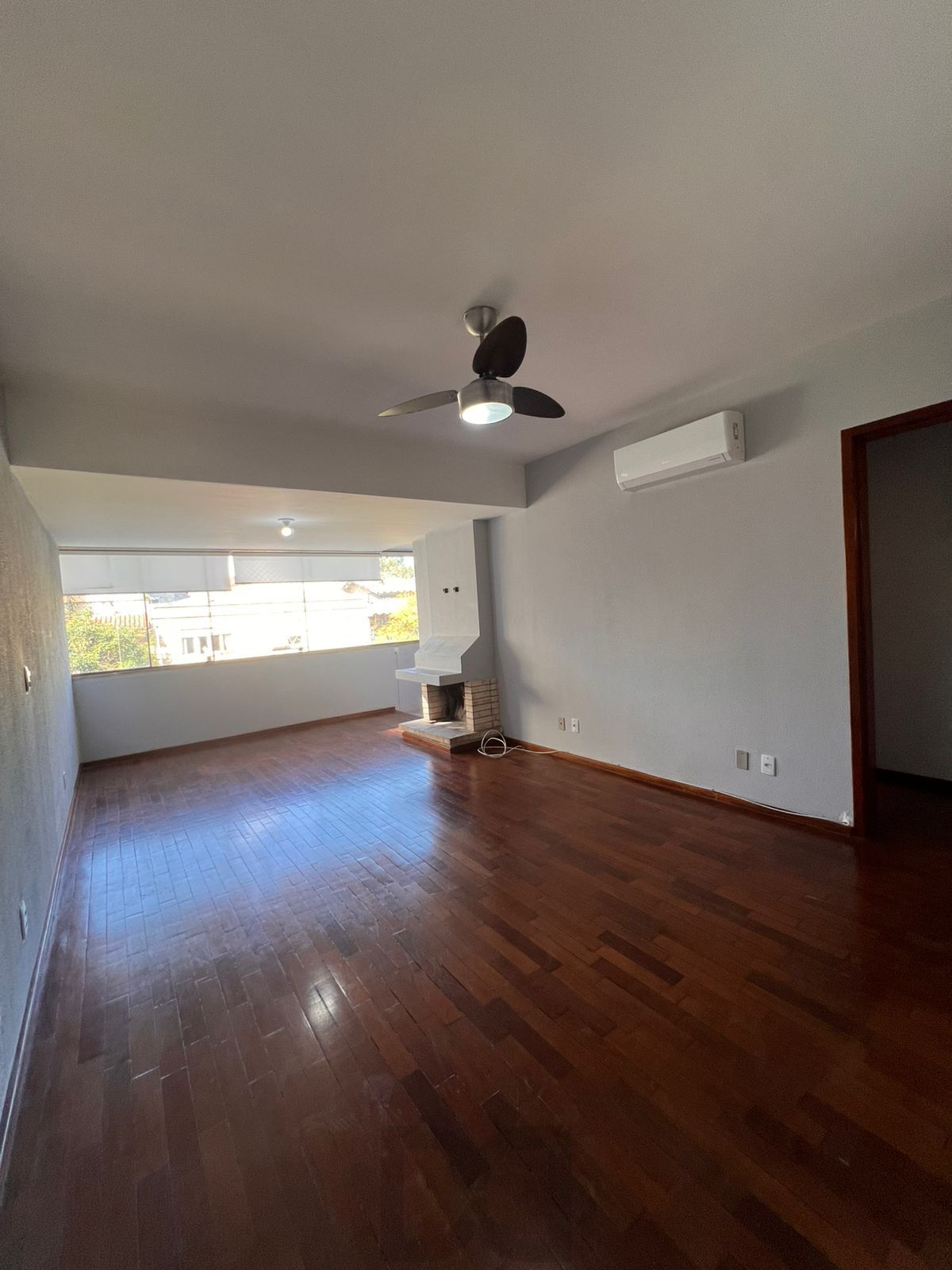Apartamento com 2 dormitórios,1 vaga, no bairro Cristo Redentor, em Porto Alegre — foto 2