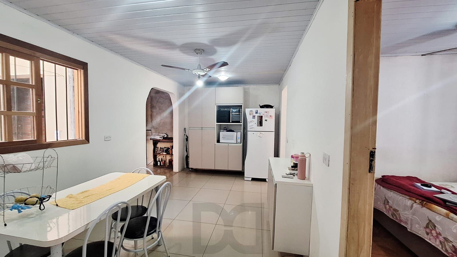 Se você procura uma casa com pátio e churrasqueira para receber sua família e amigos , aqui é seu lugar! — foto 4