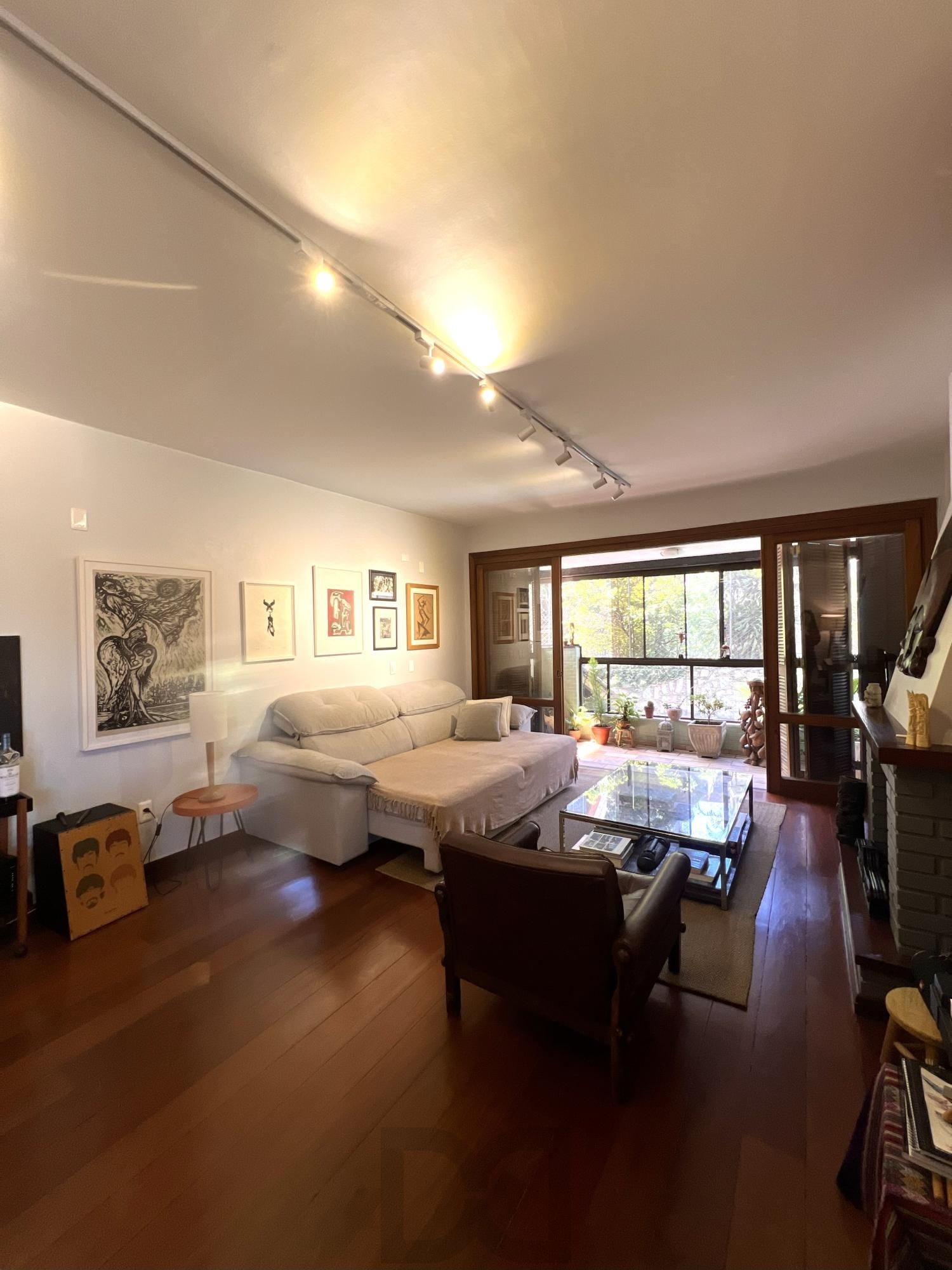 Apartamento com 3 dormitórios, sendo 1 suíte, lareira e 2 vagas no Menino Deus — foto 10