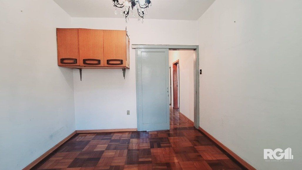 Apartamento com 3 dormitórios, 1 vaga coberta, no bairro Petrópolis, em Porto Alegre, RS — foto 2