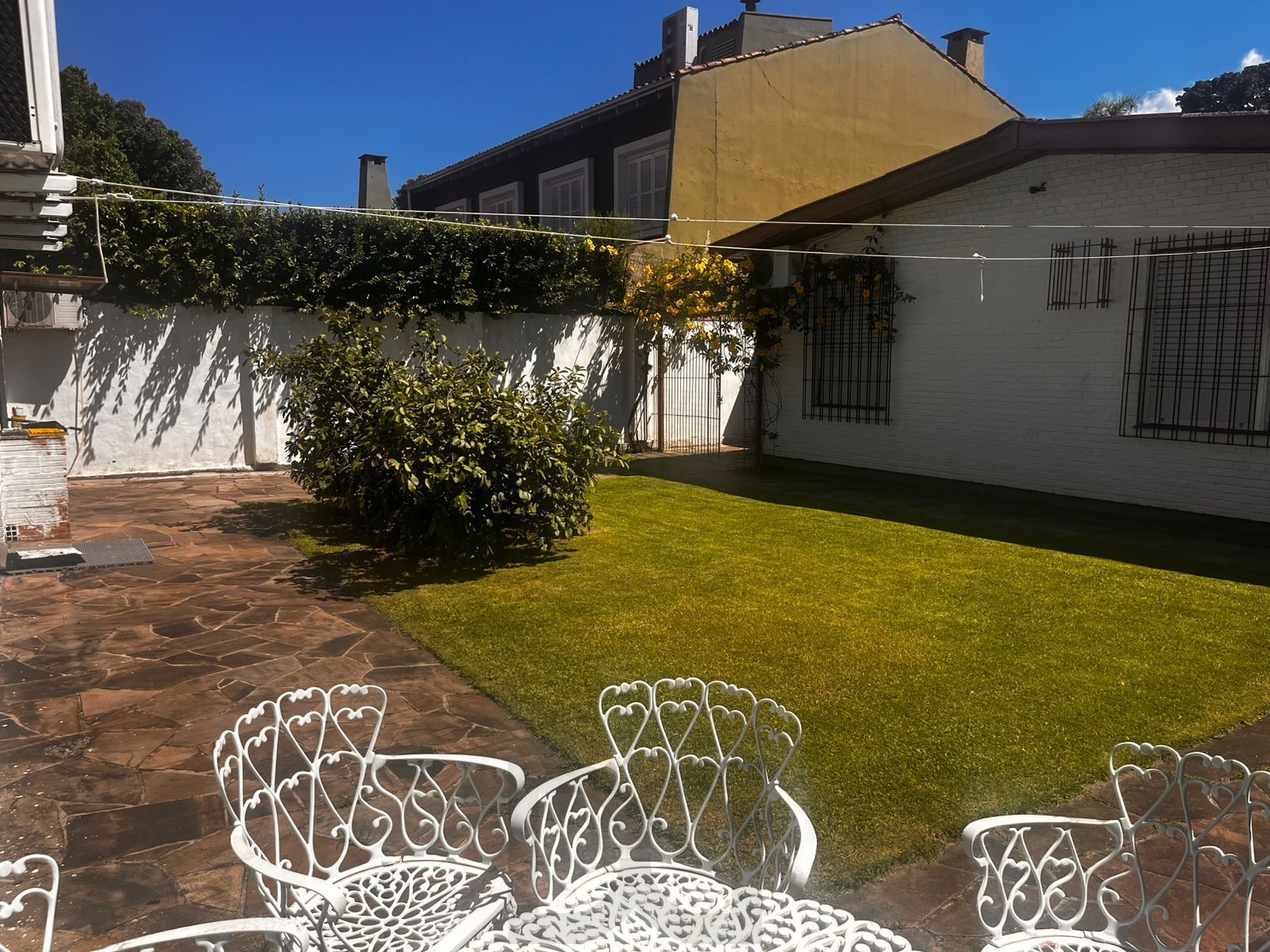 Casa térrea, com 2 dormitórios, 3 vagas, no bairro Ipanema, Porto Alegre, RS — foto 17