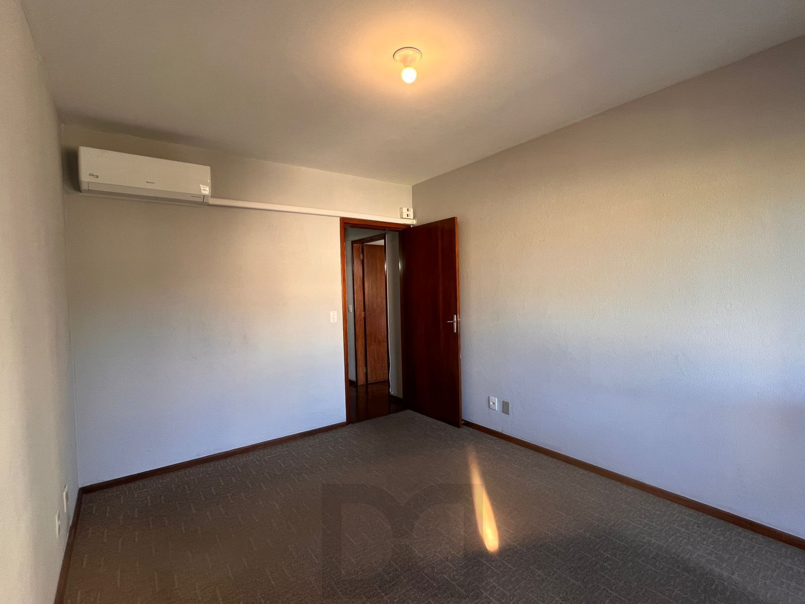 Apartamento com 2 dormitórios,1 vaga, no bairro Cristo Redentor, em Porto Alegre — foto 8