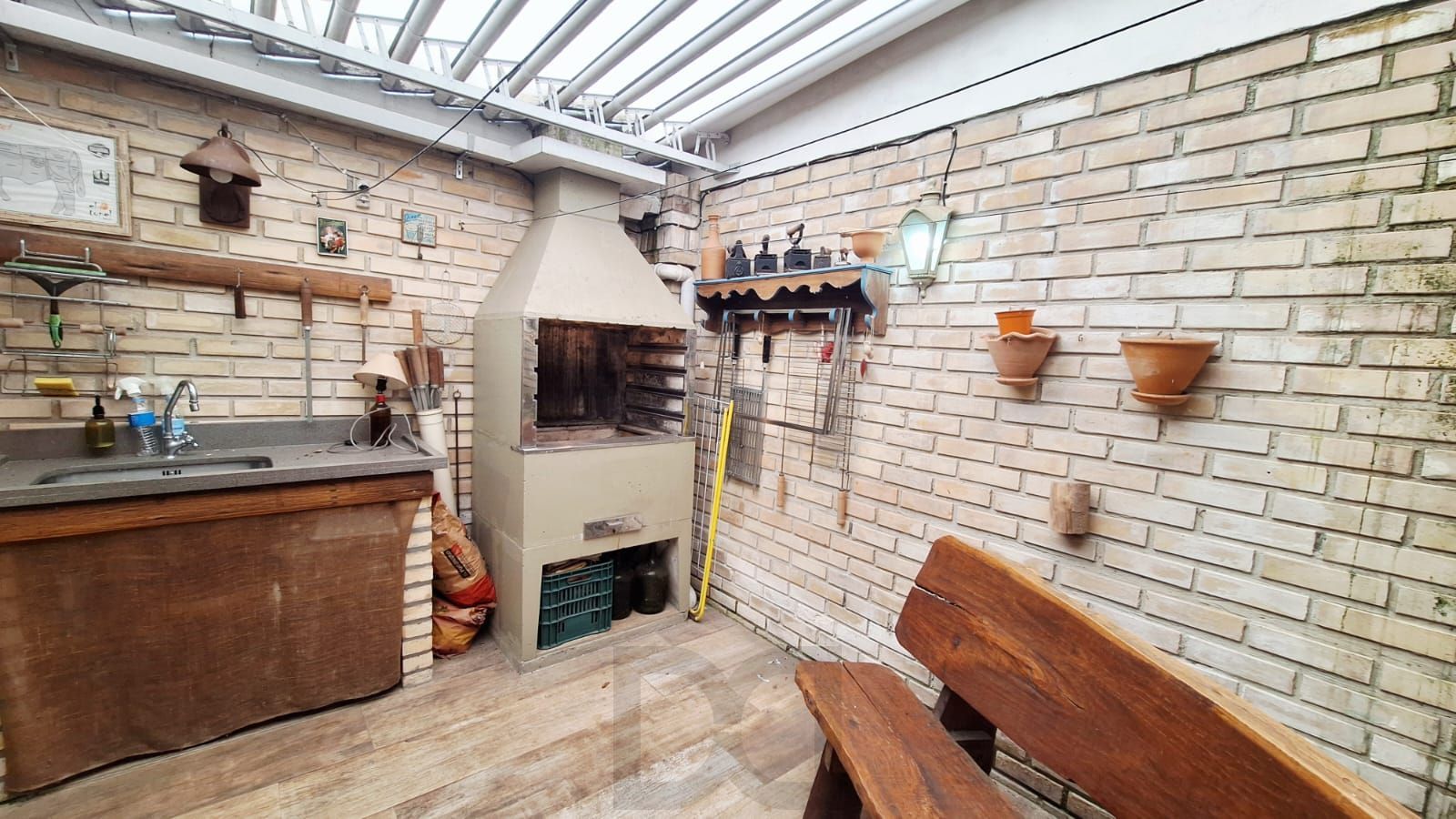 Casa em condomínio com 2 dormitórios, sótão e espaço com churrasqueira — foto 14