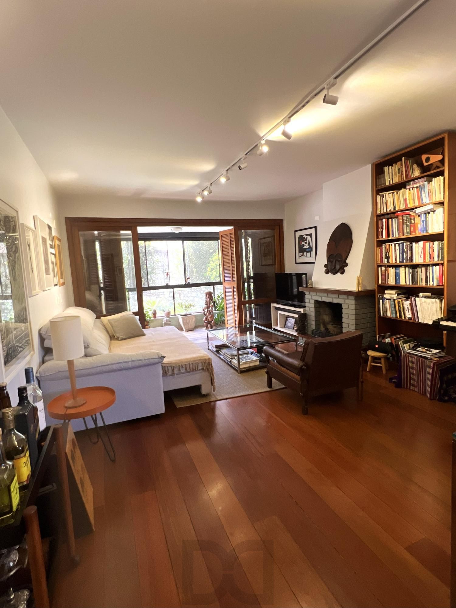 Apartamento com 3 dormitórios, sendo 1 suíte, lareira e 2 vagas no Menino Deus — foto 6