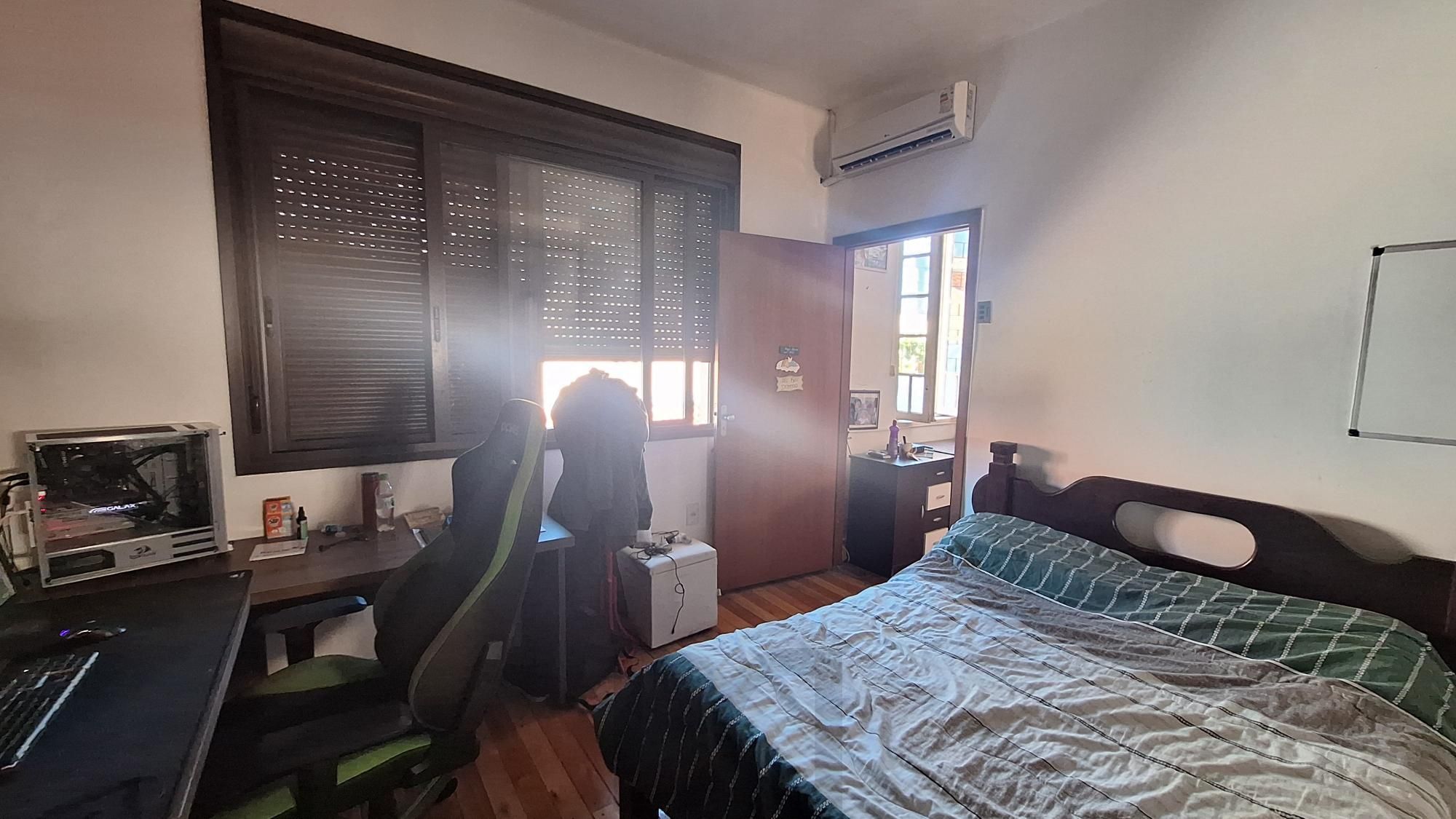 Comprar para reformar. Casa com 5 quartos no bairro Petrópolis! — foto 31