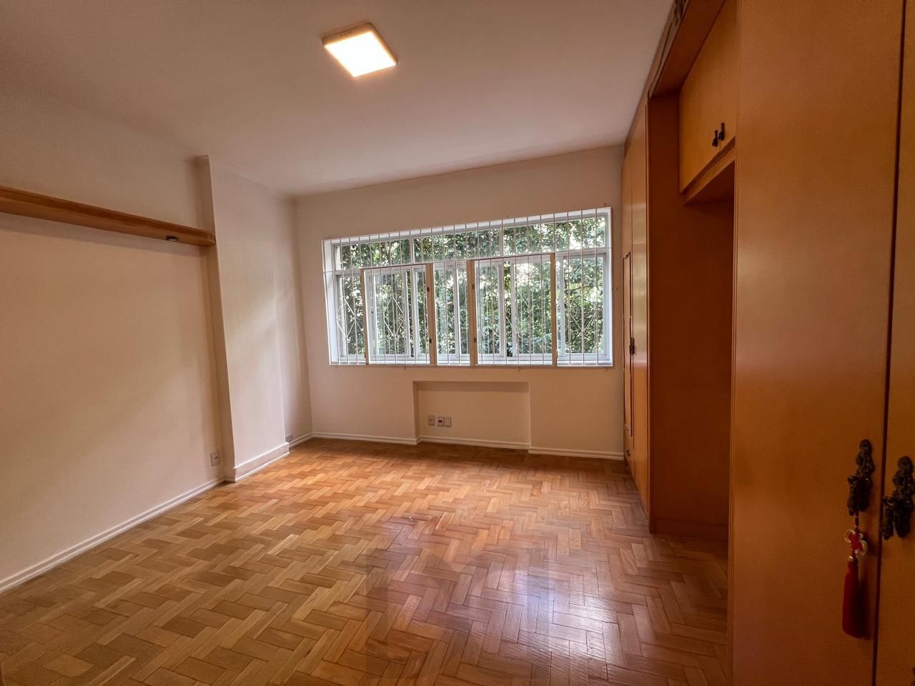 Apartamento amplo com 3 dormitórios,1 vaga, na Rua Duque de Caxias, Porto Alegre — foto 12