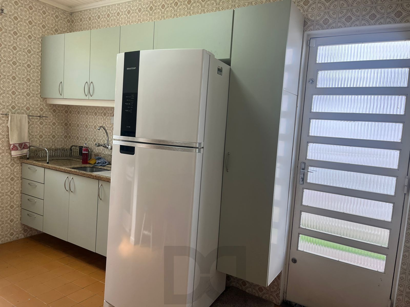 Casa térrea, com 2 dormitórios, 3 vagas, no bairro Ipanema, Porto Alegre, RS — foto 5