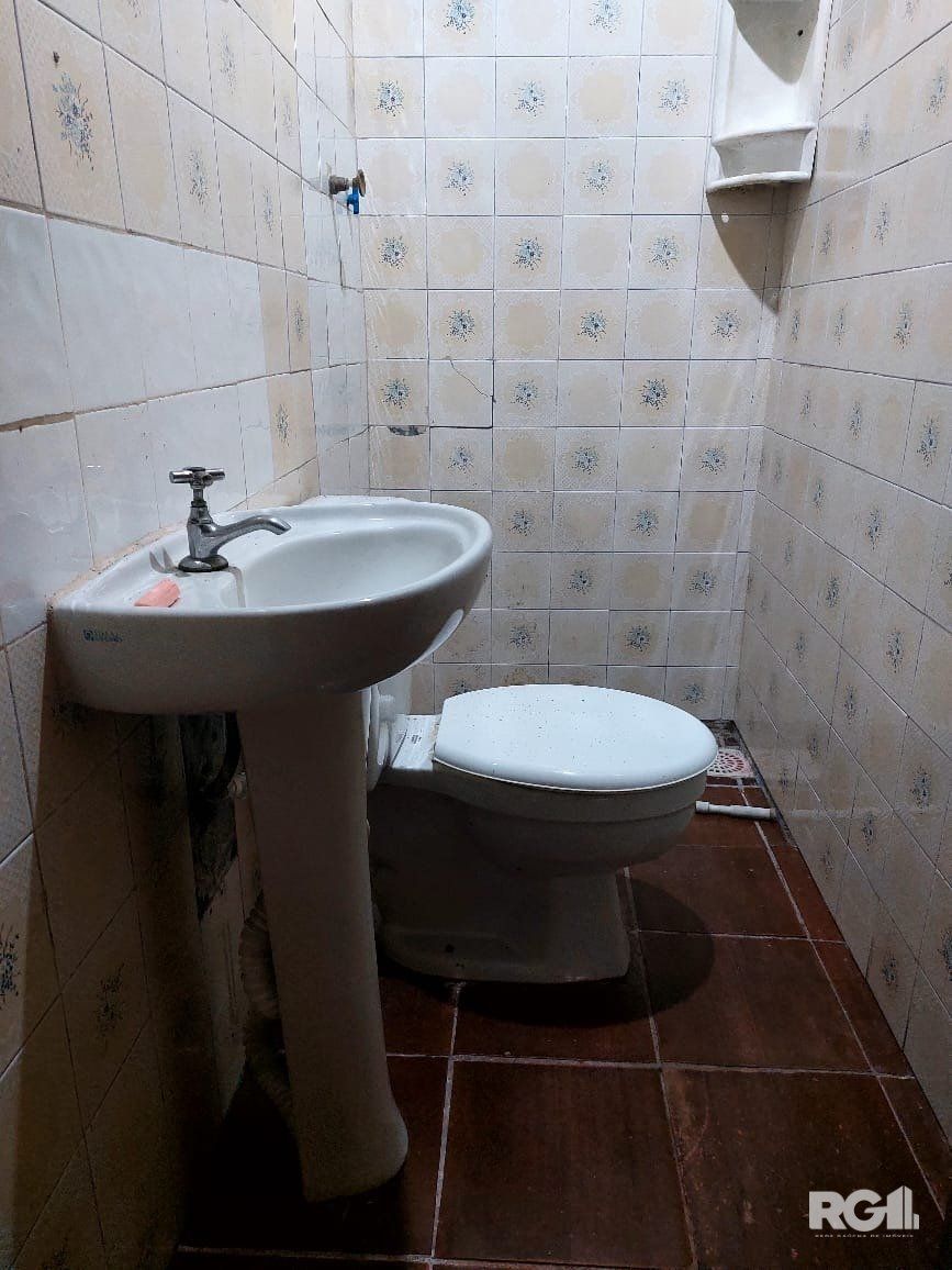 Casa com 3 dormitórios, sendo 1 suíte, 3 vagas, no bairro Nonoai, Porto Alegre, RS — foto 23