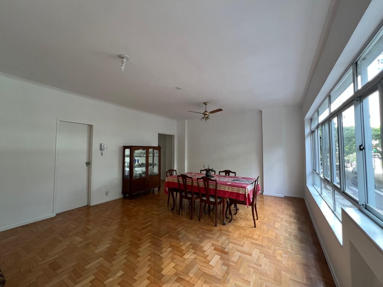 Apartamento amplo com 3 dormitórios,1 vaga, na Rua Duque de Caxias, Porto Alegre — foto 3