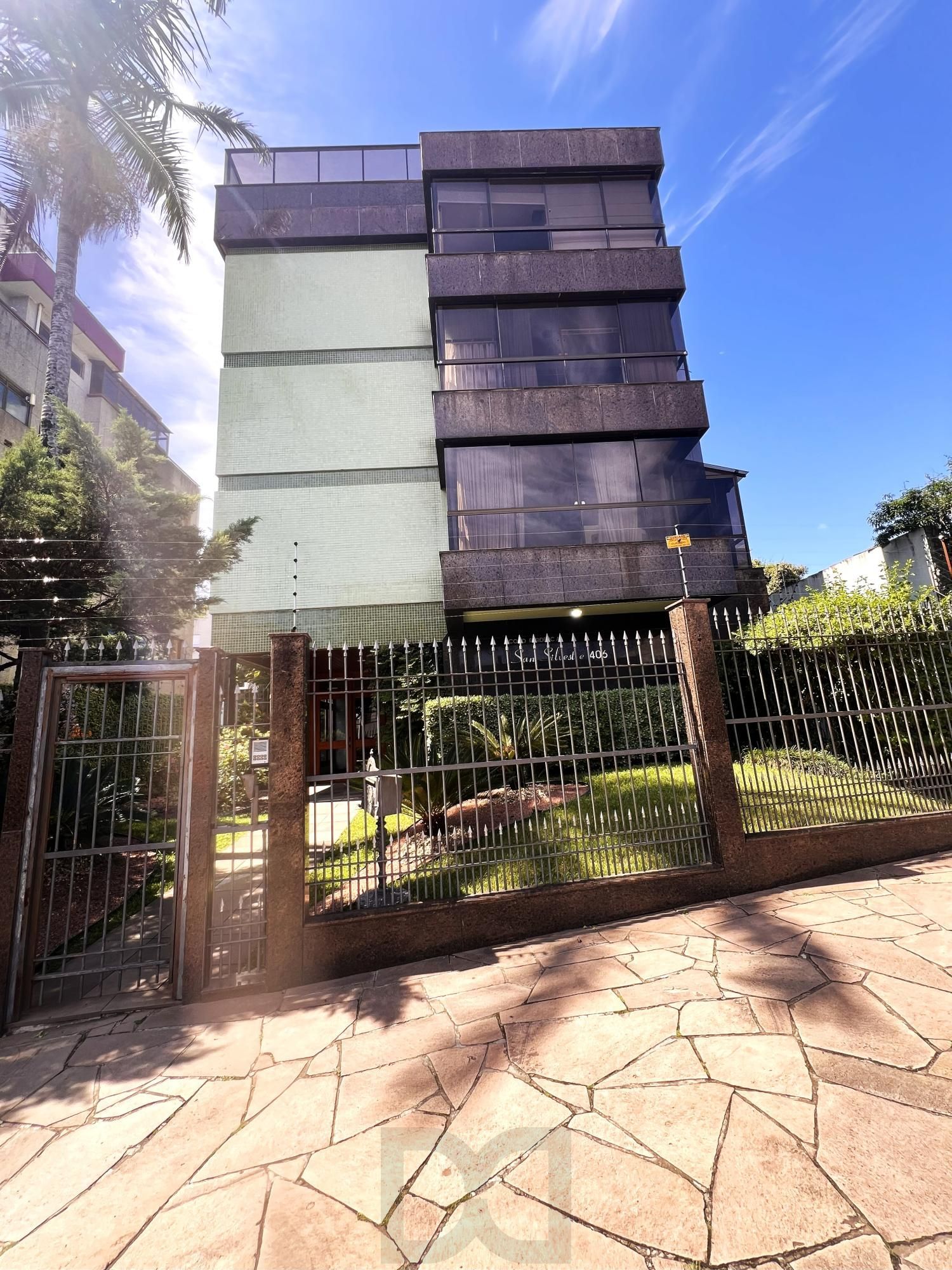 Apartamento com 3 dormitórios, sendo 1 suíte, lareira e 2 vagas no Menino Deus — foto 28