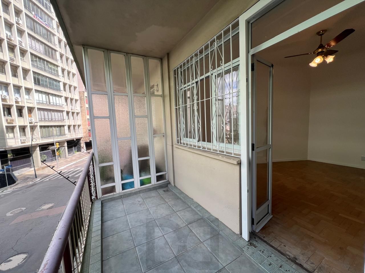 Apartamento amplo com 3 dormitórios,1 vaga, na Rua Duque de Caxias, Porto Alegre — foto 17