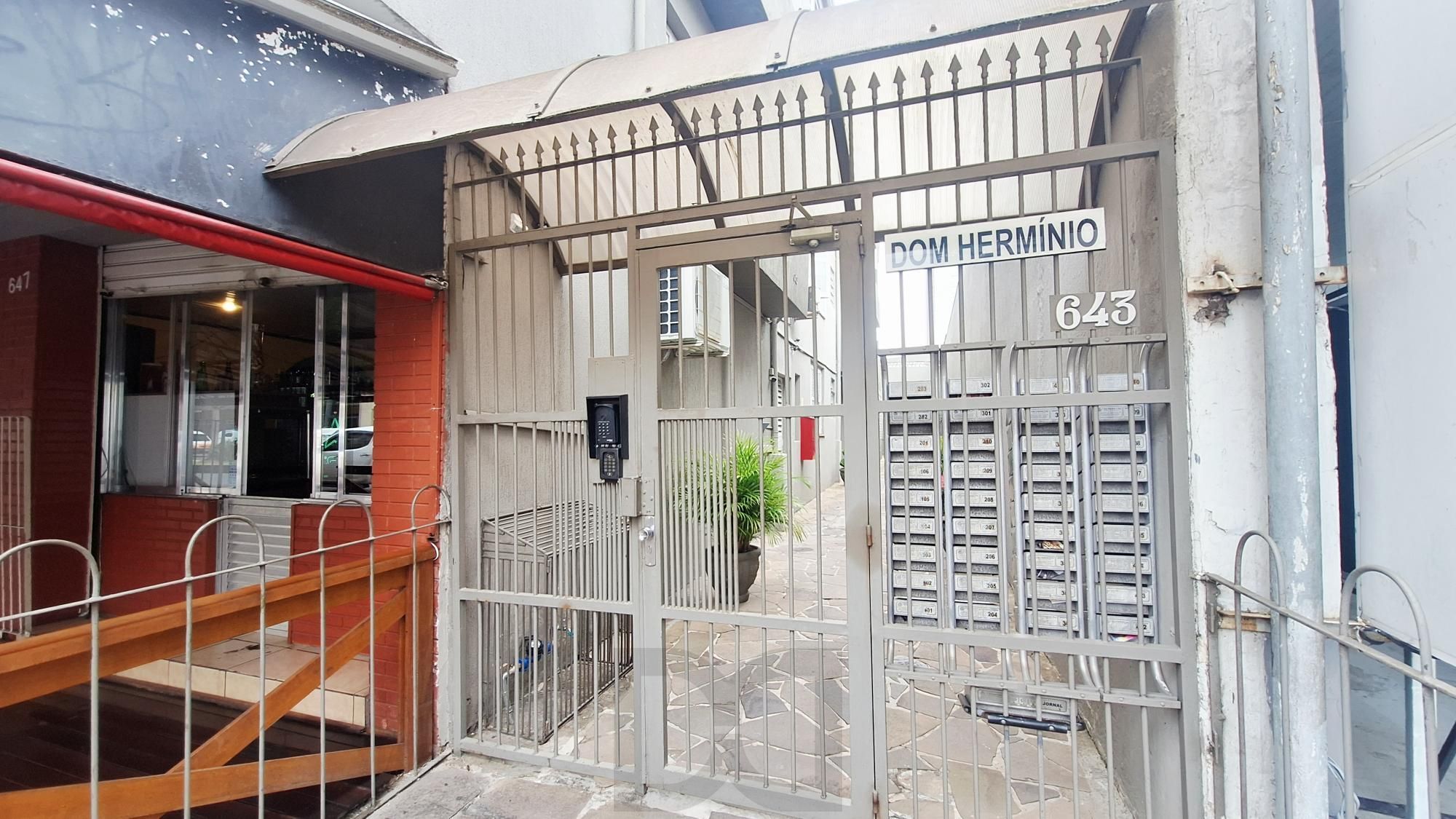 Kitnet de 1 peça com cozinha separada e excelente localização — foto 21