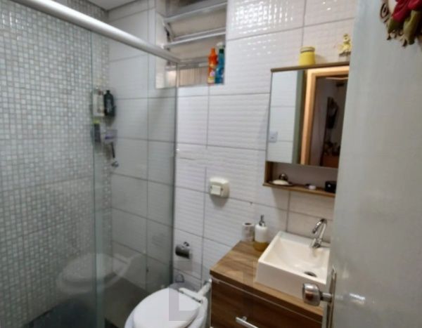 Apartamento de 2 dormitórios com churrasqueira, no Bairro Jardim Botânico — foto 8