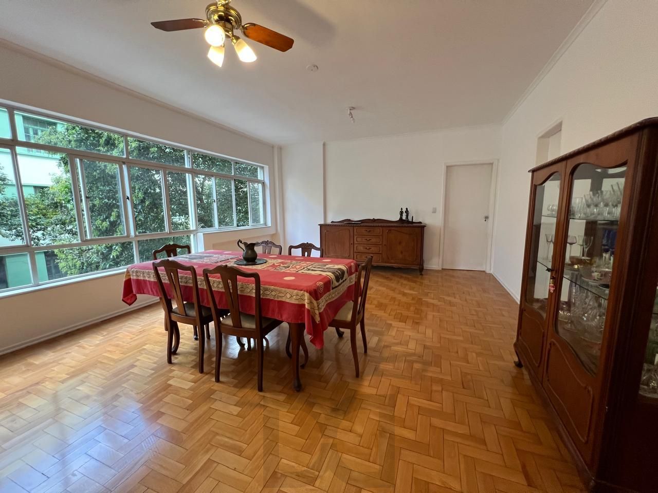 Apartamento amplo com 3 dormitórios,1 vaga, na Rua Duque de Caxias, Porto Alegre — foto 2