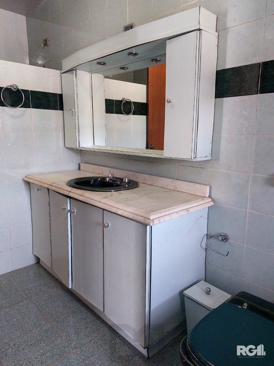 Casa com 3 dormitórios, sendo 1 suíte, 3 vagas, no bairro Nonoai, Porto Alegre, RS — foto 28