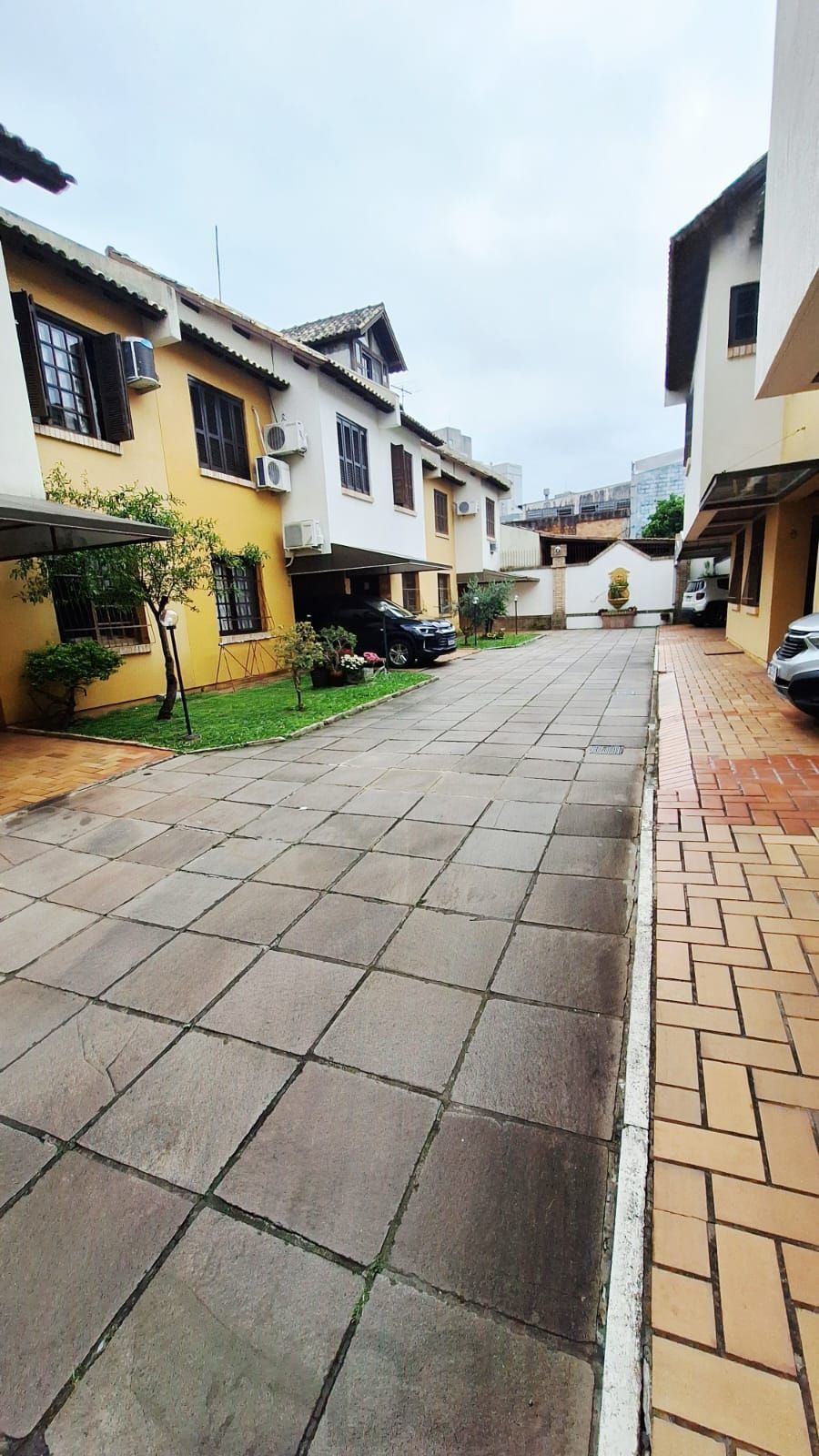 Casa em condomínio com 2 dormitórios, sótão e espaço com churrasqueira — foto 23