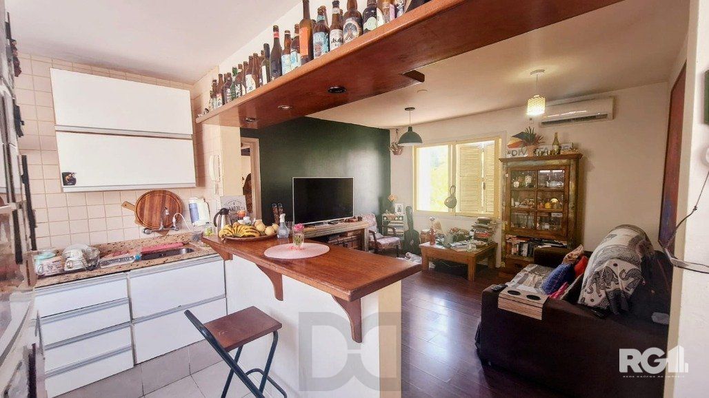 Apartamento com 2 dormitórios, 1 vaga coberta, no bairro Petrópolis, em Porto Alegre, RS — foto 2