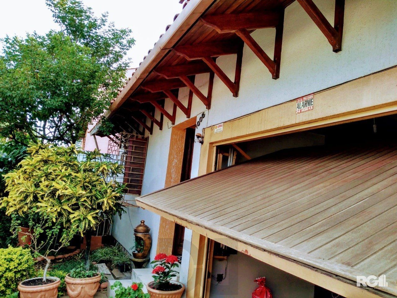 Casa com 3 dormitórios, sendo 1 suíte, 3 vagas, no bairro Nonoai, Porto Alegre, RS — foto 7
