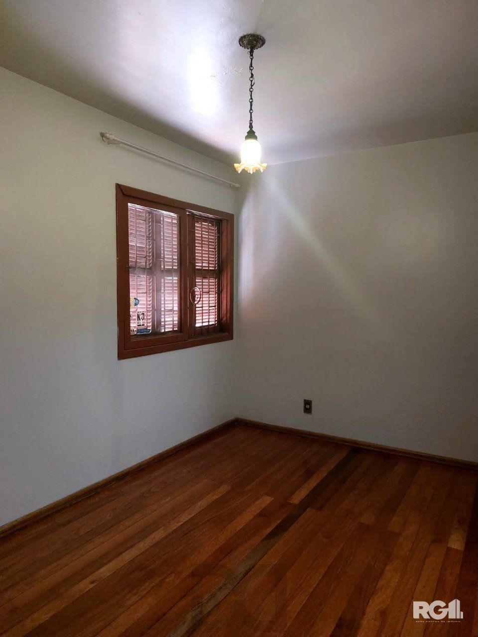 Casa com 3 dormitórios, sendo 1 suíte, 3 vagas, no bairro Nonoai, Porto Alegre, RS — foto 33