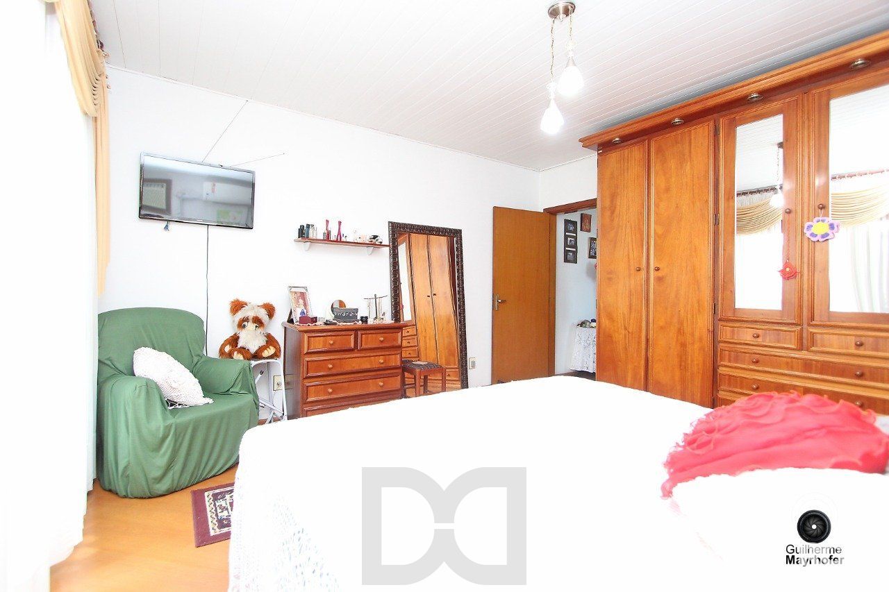 Casa com 3 dormitórios, sendo 1 suíte, com vaga para 2 carros, no bairro Medianeira, Porto Alegre, RS — foto 15