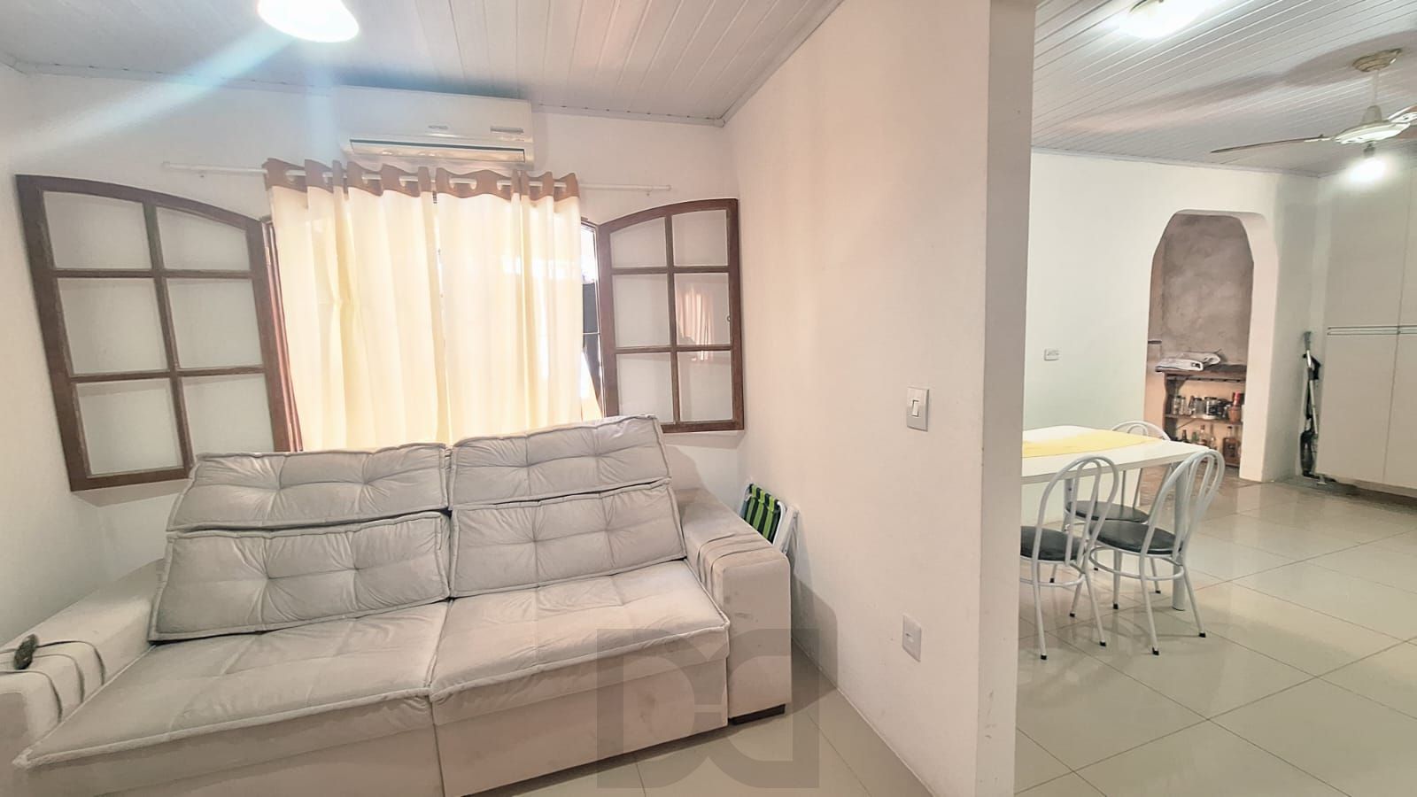 Se você procura uma casa com pátio e churrasqueira para receber sua família e amigos , aqui é seu lugar! — foto 9