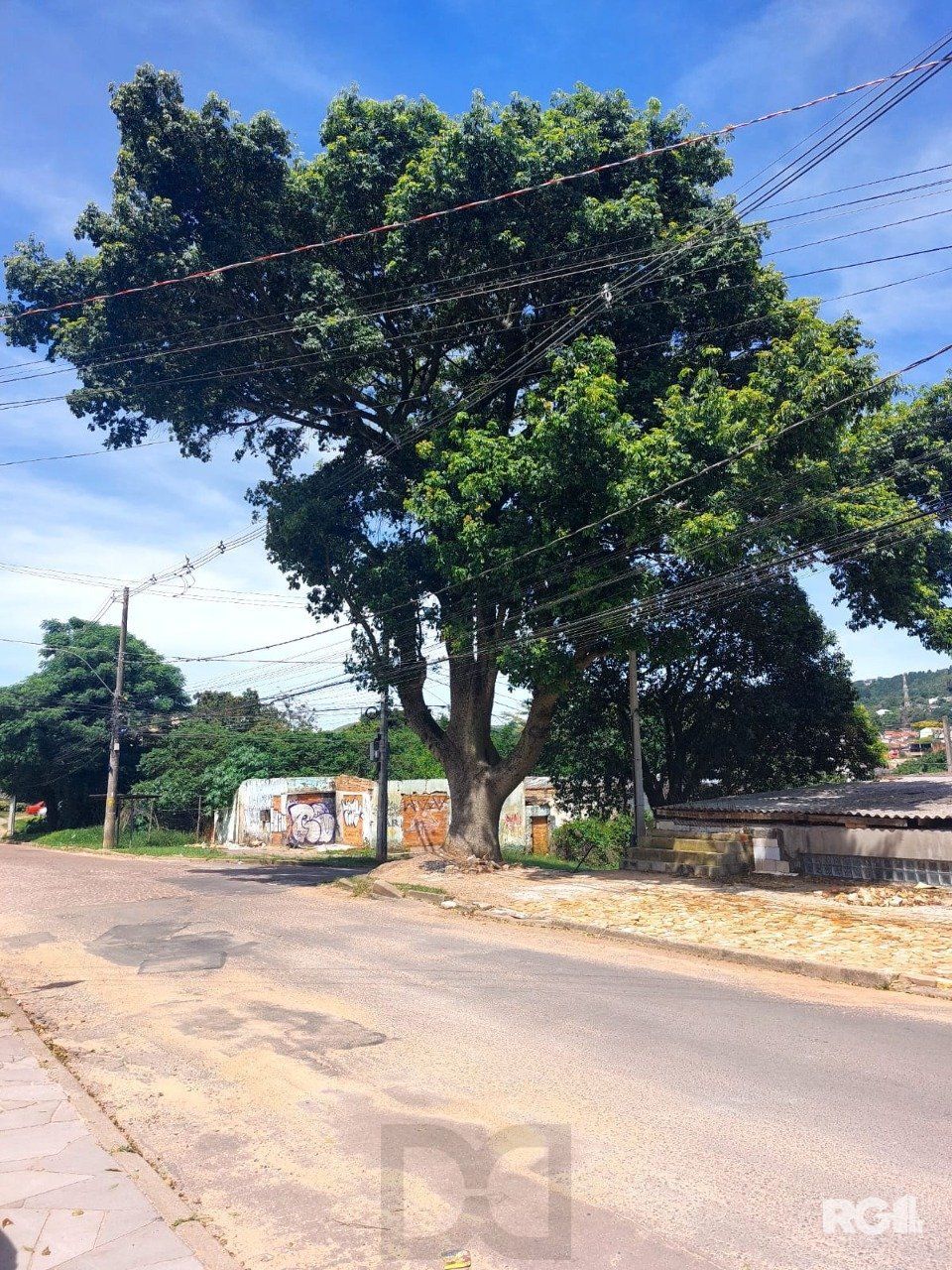 Casa com 3 dormitórios, sendo 1 suíte, 3 vagas, no bairro Nonoai, Porto Alegre, RS — foto 79