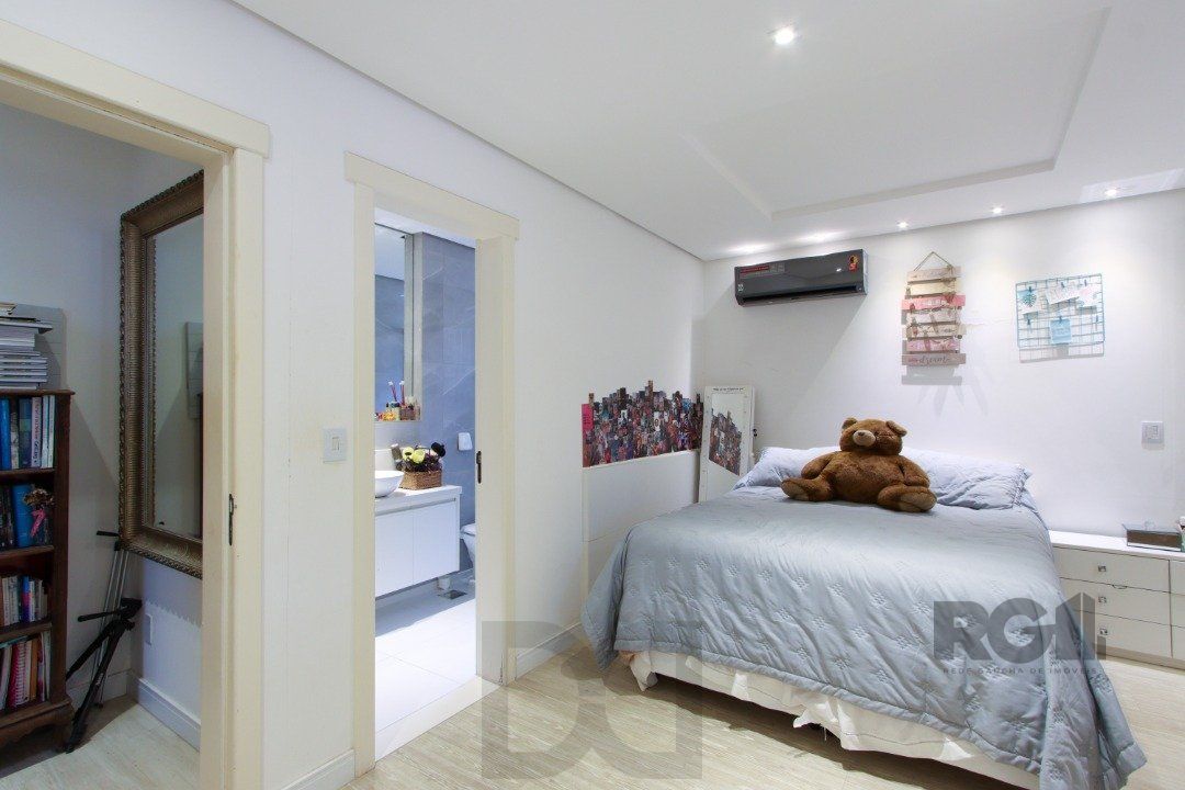 Casa com 327m² de área privativa, oferecendo 3 dormitórios, sendo 3 suítes — foto 31
