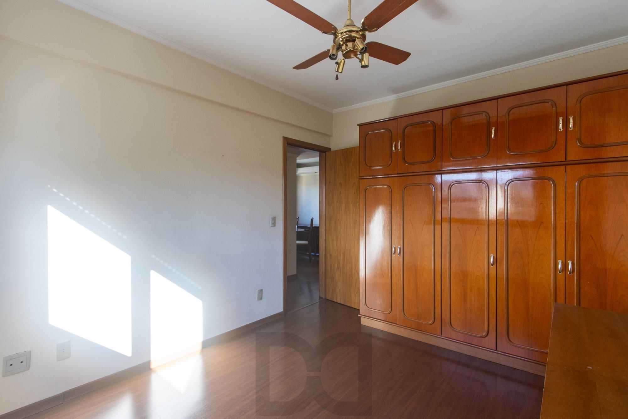 Apartamento Semimobiliado à Venda em Passo da Areia, Porto Alegre, RS — foto 20