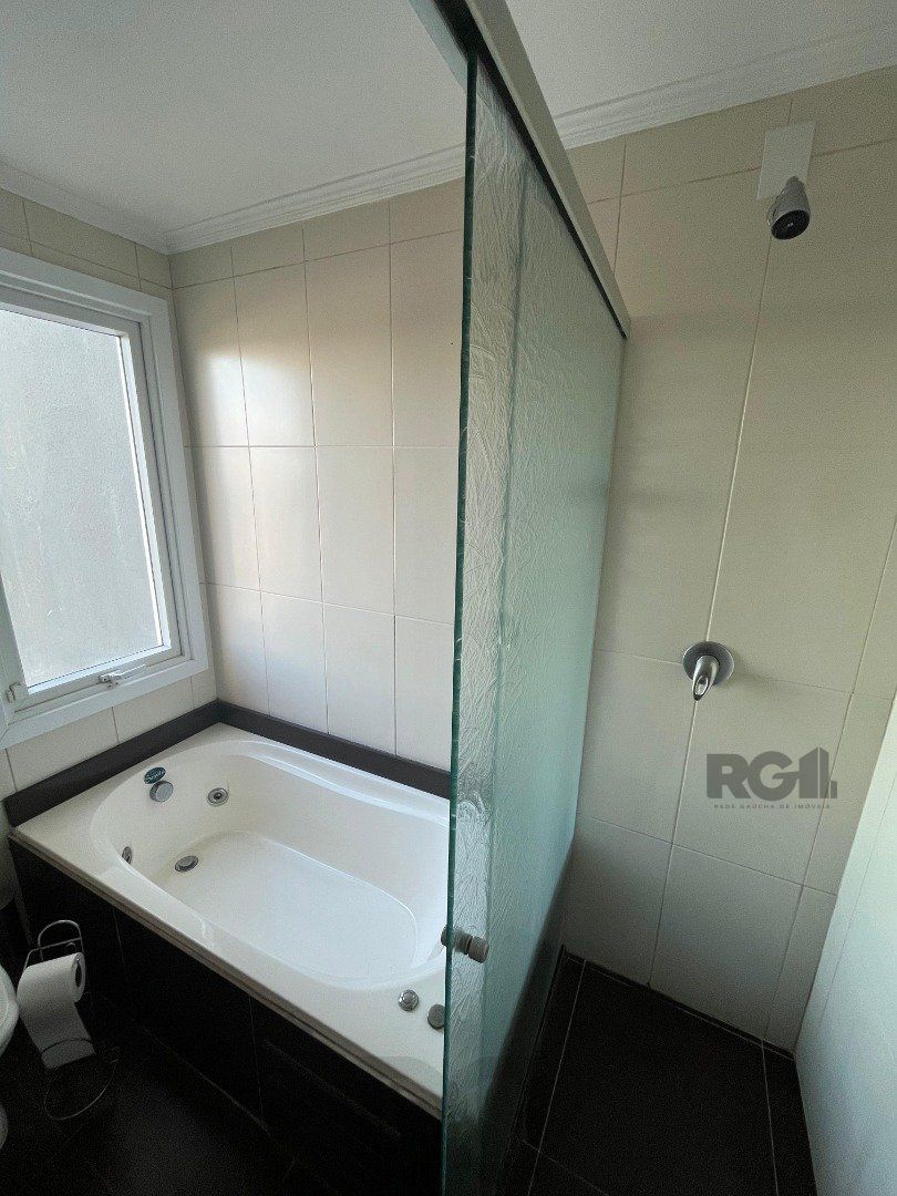 Sobrado com vista para o Rio, 3 quartos, suite, pátio - Guarujá — foto 17