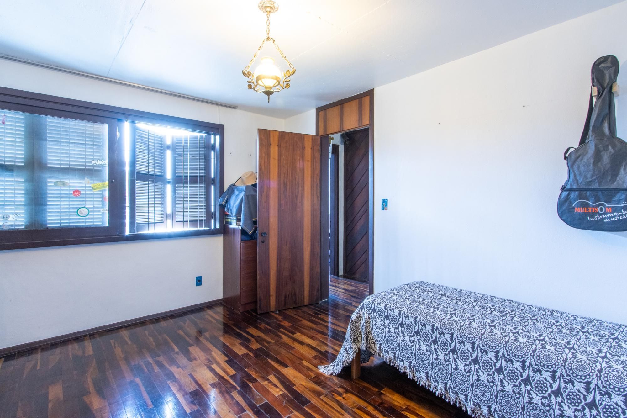 Casa para Venda - 485m², 4 dormitórios, sendo 1 suites, 3 vagas - Cristal — foto 47