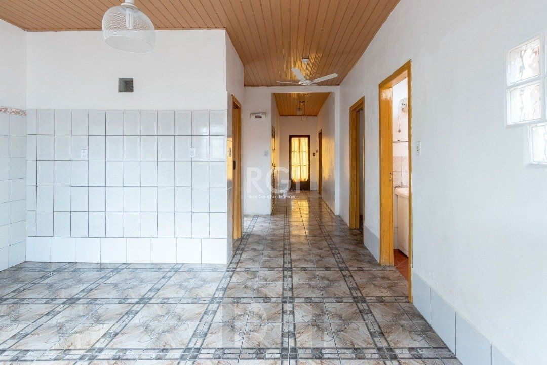 Casa para Venda - 50m², 2 dormitórios, 1 vaga - Cavalhada — foto 1
