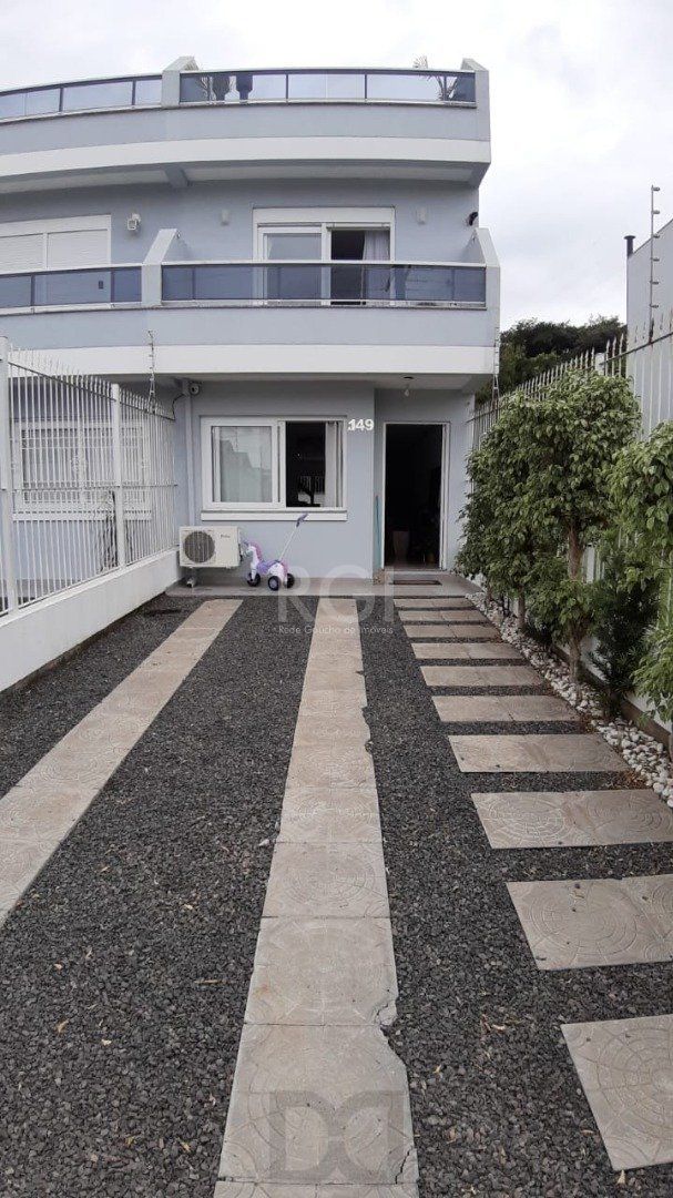 Casa para Venda - 157m², 3 dormitórios, sendo 3 suites, 2 vagas - Guarujá — foto 1