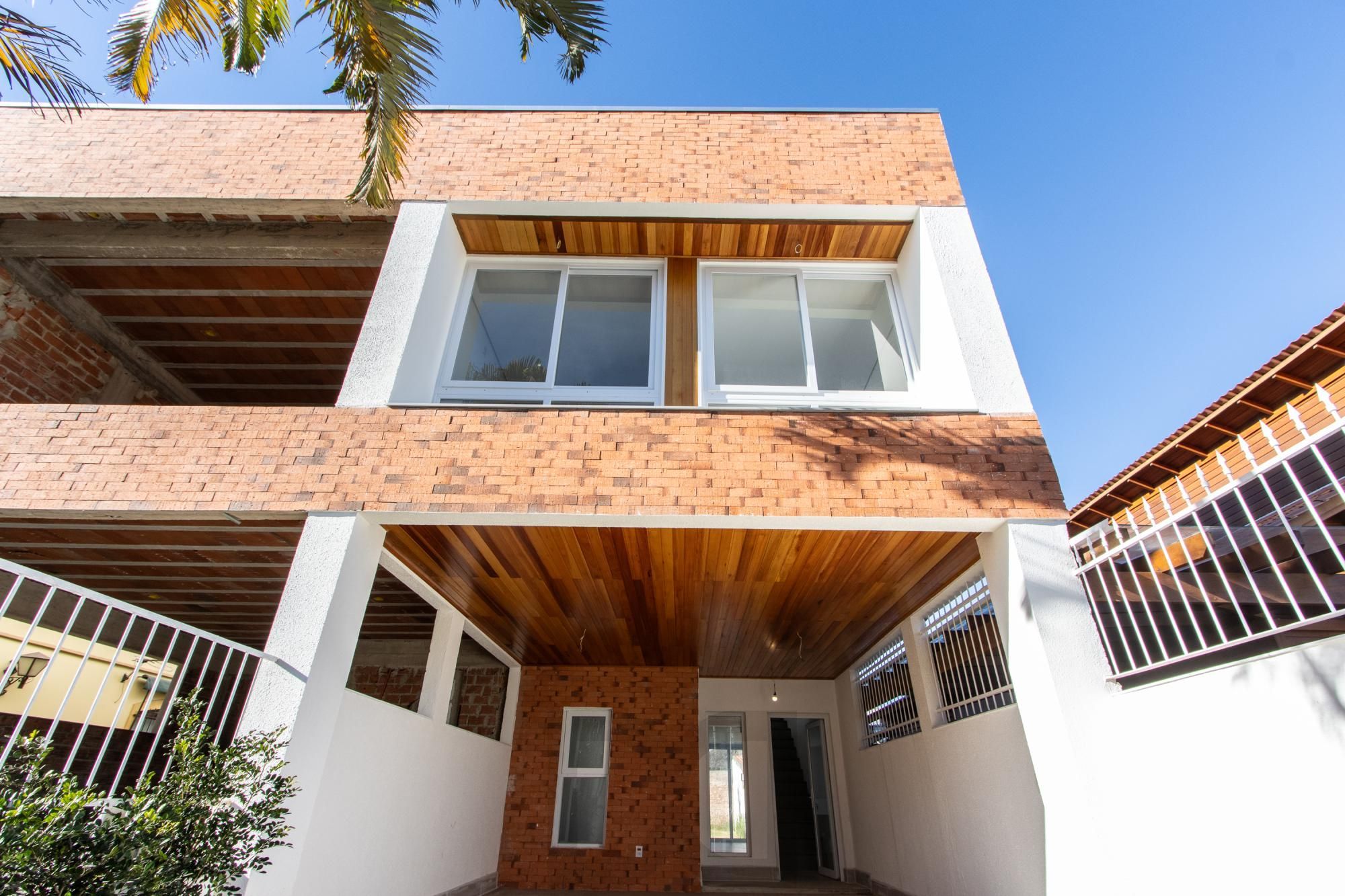 Casa com 3 dormitórios e 3 banheiros à Venda, 174 m². — foto 3
