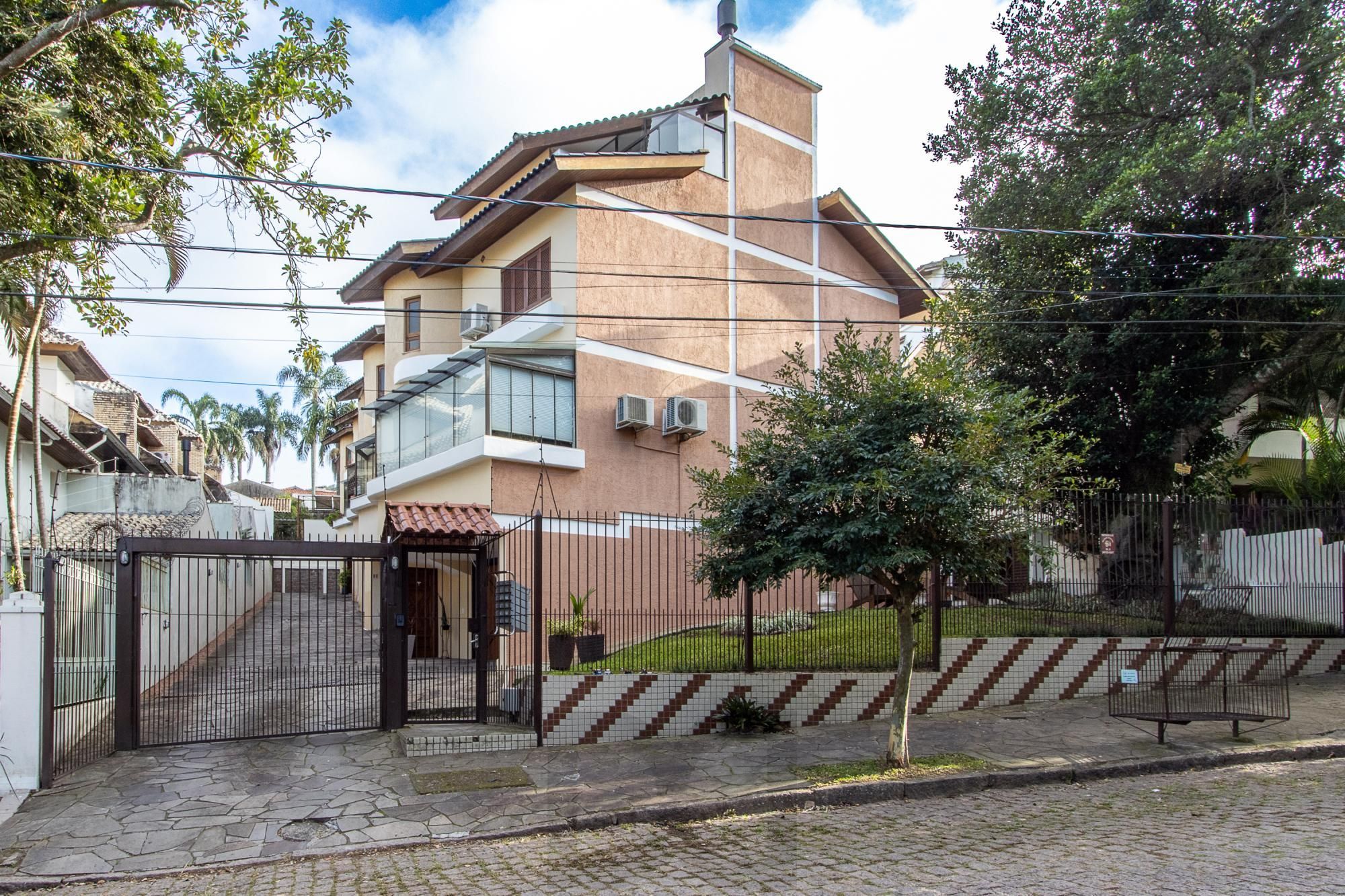 Casa em condominio Zona Sul, desocupada — foto 1