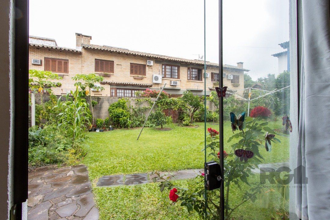 Casa térrea, 3 quartos, edícula, com 2 suites, pátio - Bairro Guarujá — foto 33