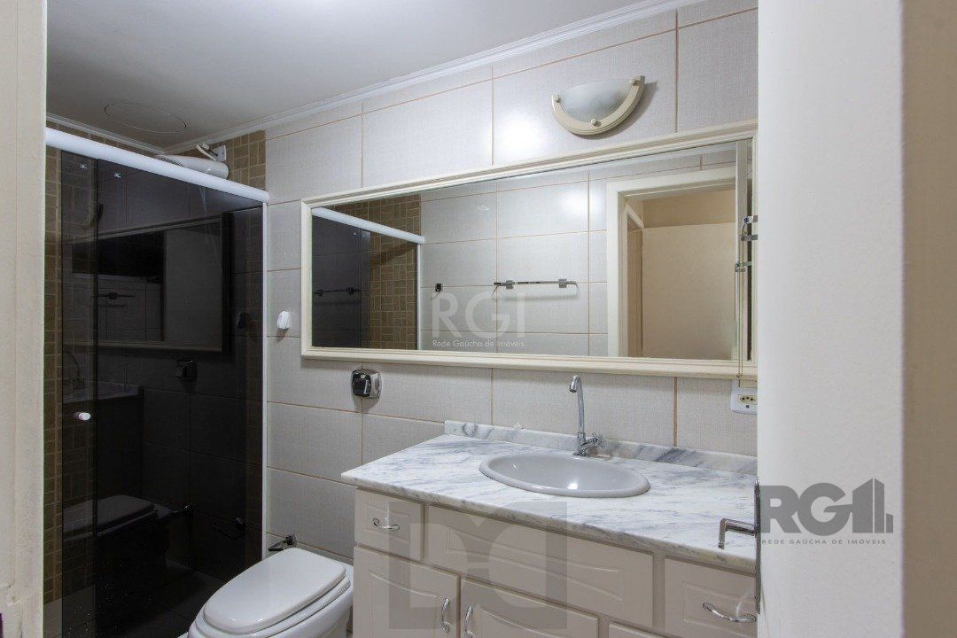 Apartamento de 02 dormitórios com móveis e roupeiros planejados — foto 16