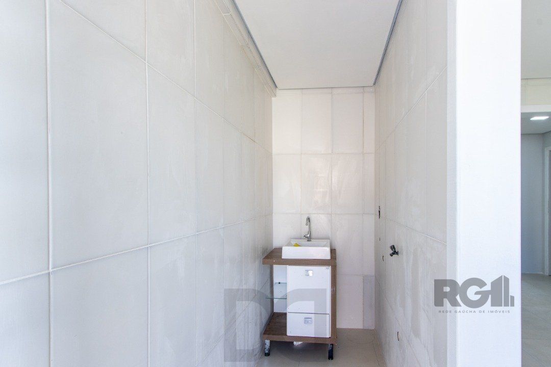 Casa no Bairro Hípica, 100% reformada, 2 dormitórios, 1 vaga de garagem. — foto 17