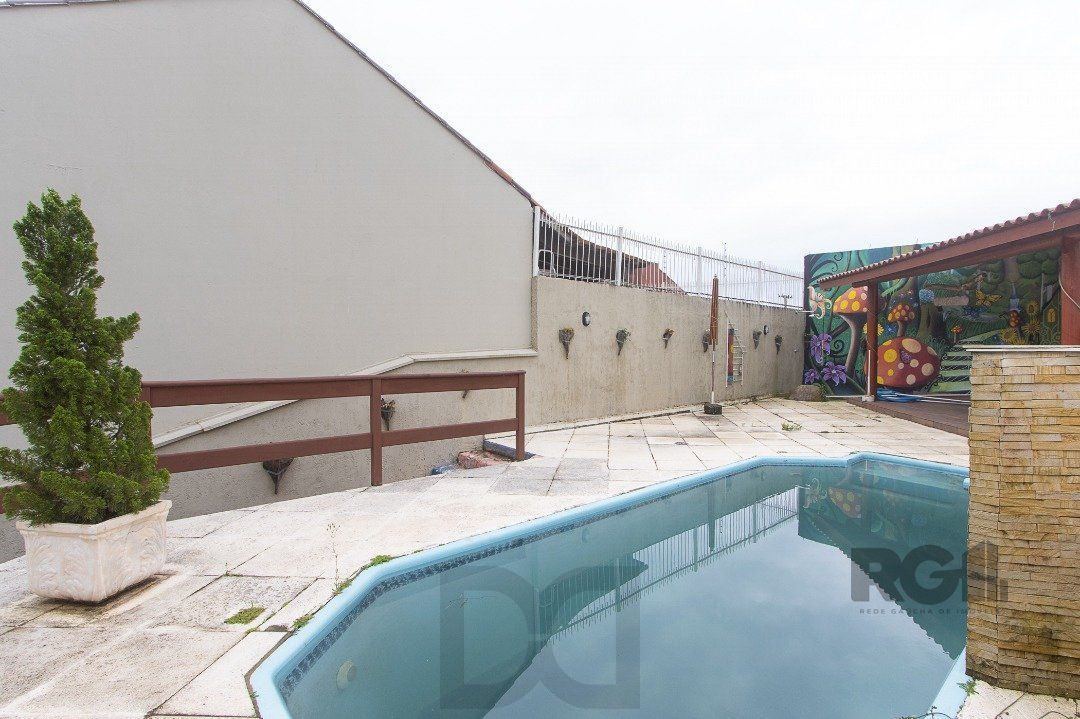 Casa de alvenaria, 3 dormitórios, 1 suíte e pátio com piscina, bairro Espírito Santo. — foto 22