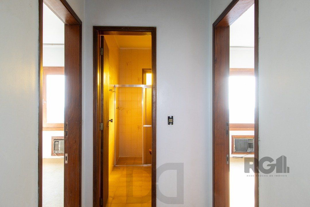 Casa para Venda - 361.95m², 4 dormitórios, sendo 2 suites, 3 vagas - Nonoai — foto 37
