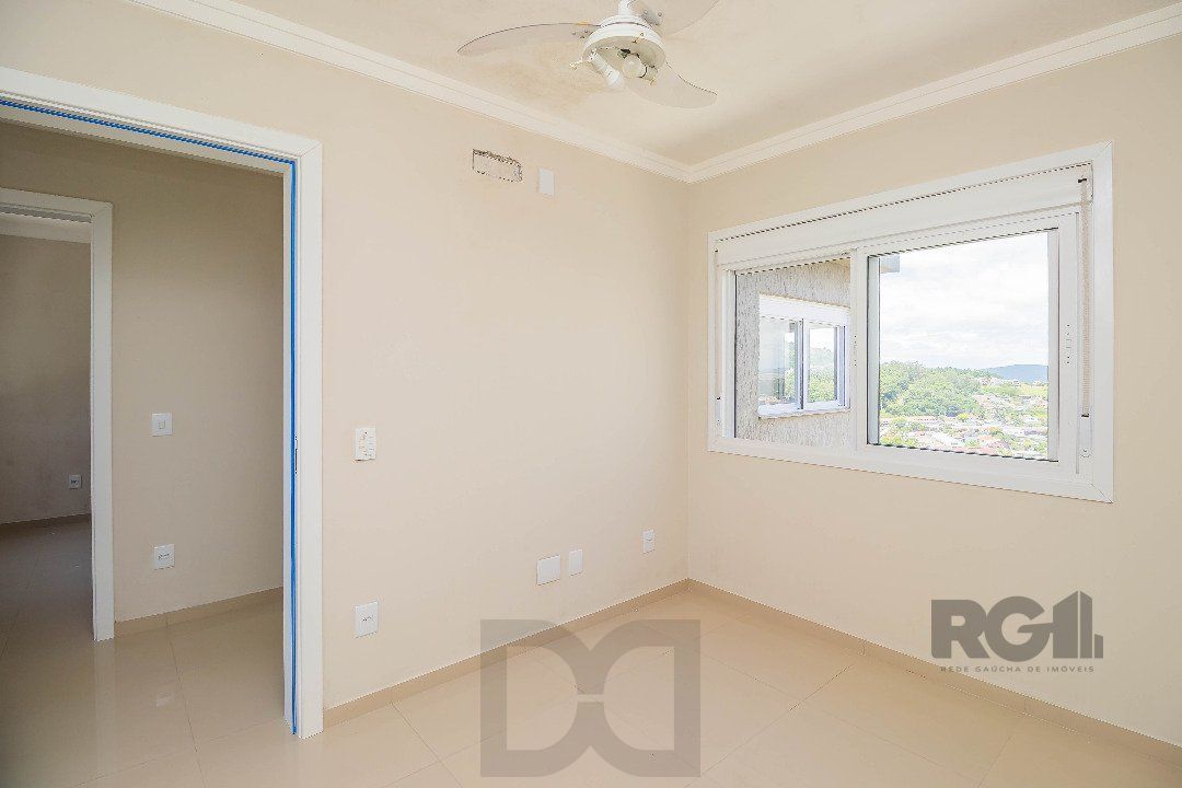 Sobrado, 185 metros quadrados privativo, com 3 quartos, 1 suíte, Living e cozinha integrados, lareira, churrasqueira, lavabo e 2 vagas de garagem. e 2 vagas de garagem — foto 19