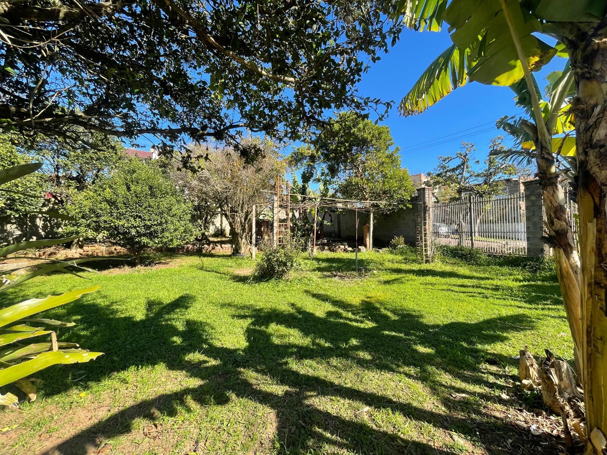Terreno de esquina, com 429m², está situado no coração do bairro Medianeira — foto 1