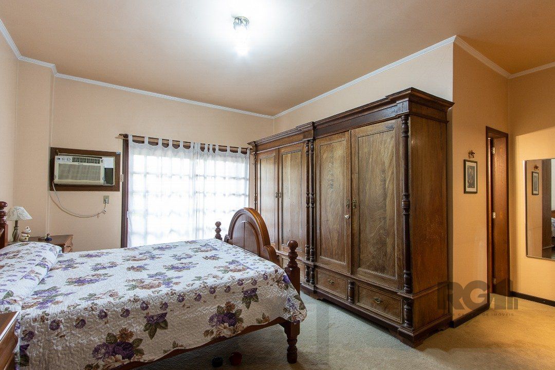 Casa para Venda - 300m², 3 dormitórios, sendo 1 suites, 4 vagas - Nonoai — foto 38