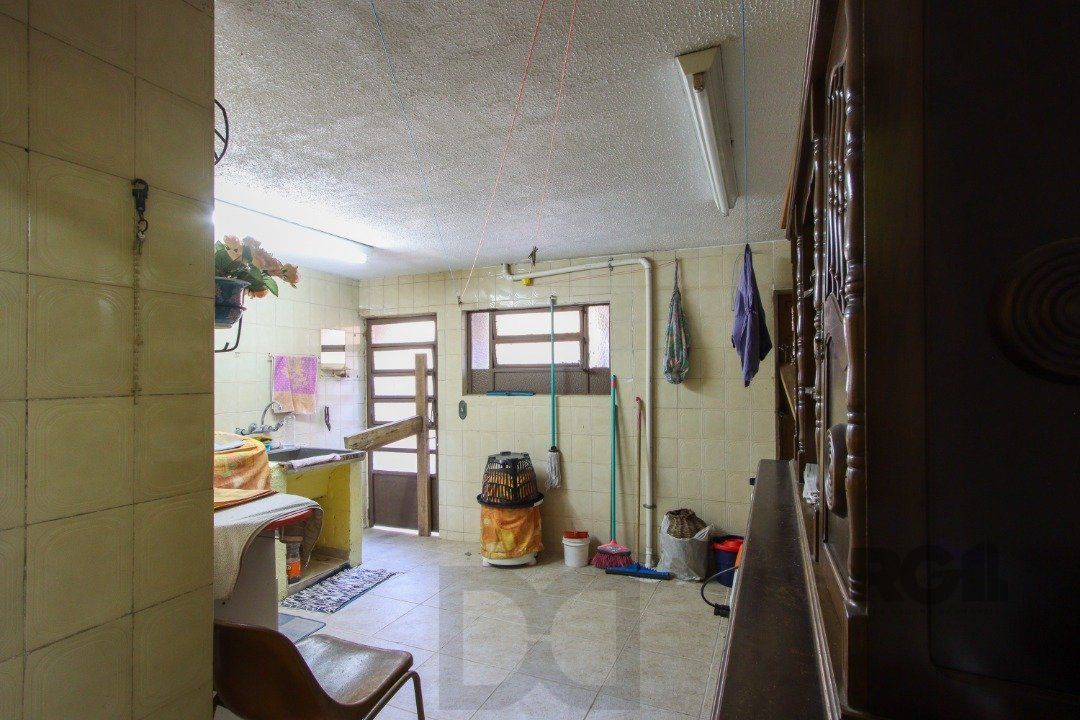 Casa a venda com 03 dormitórios, living 03 ambientes com vista para o Rio. — foto 73