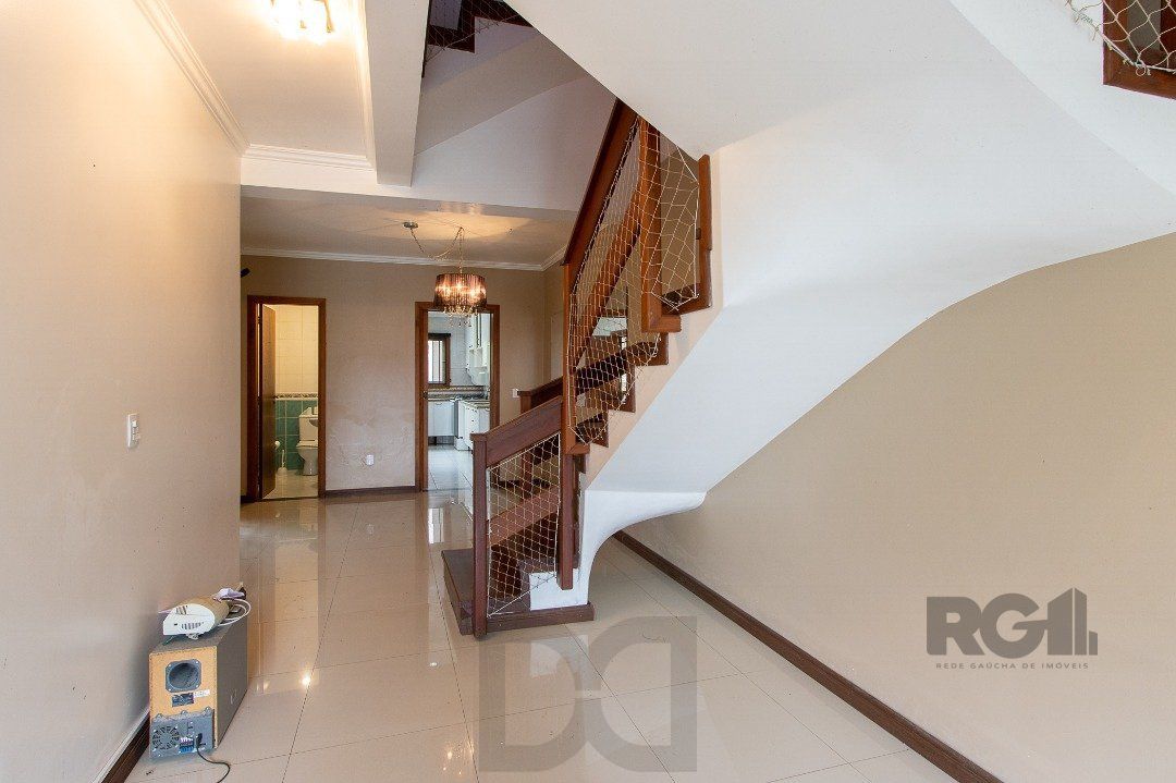 Casa de alvenaria, 3 dormitórios, 1 suíte e pátio com piscina, bairro Espírito Santo. — foto 9