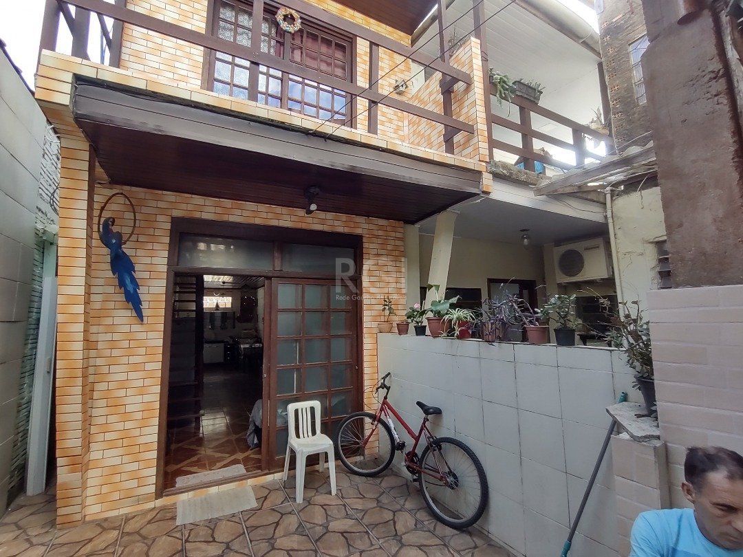 Casa para Venda - 400m², 6 dormitórios, Cavalhada — foto 1