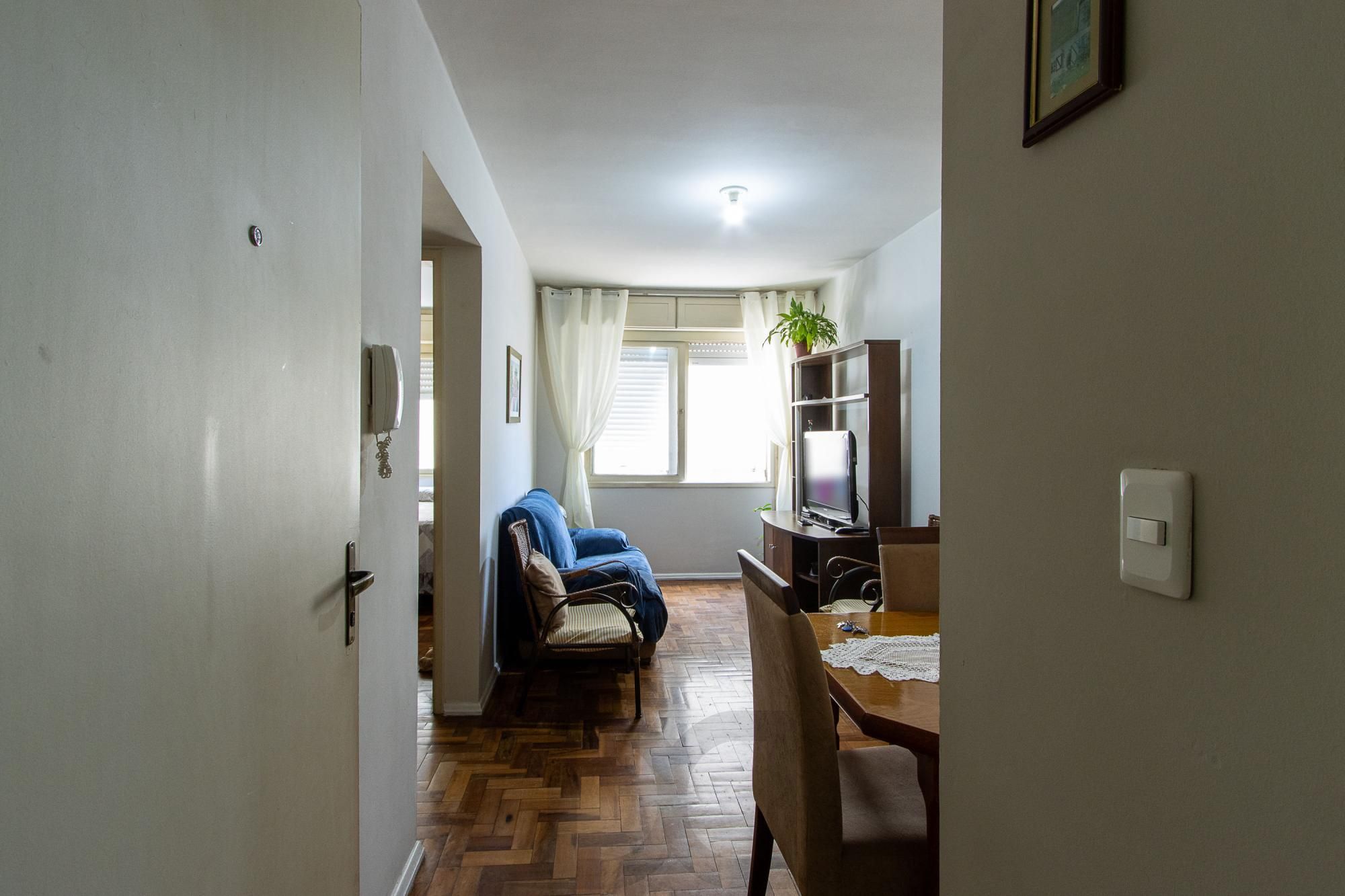 Apartamento com 1 quarto com vaga coberta e escriturada no bairro Cristal. — foto 1