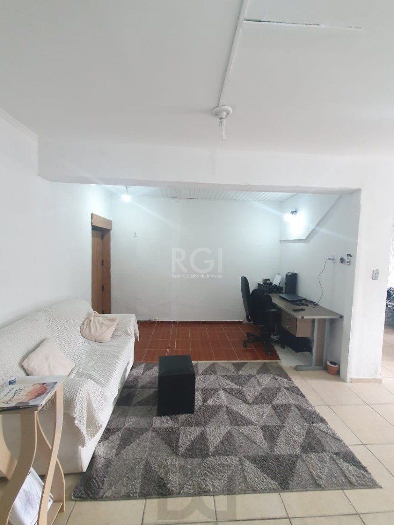 Casa para Venda - 226.9m², 5 dormitórios, sendo 2 suites, 5 vagas - Teresópolis — foto 3