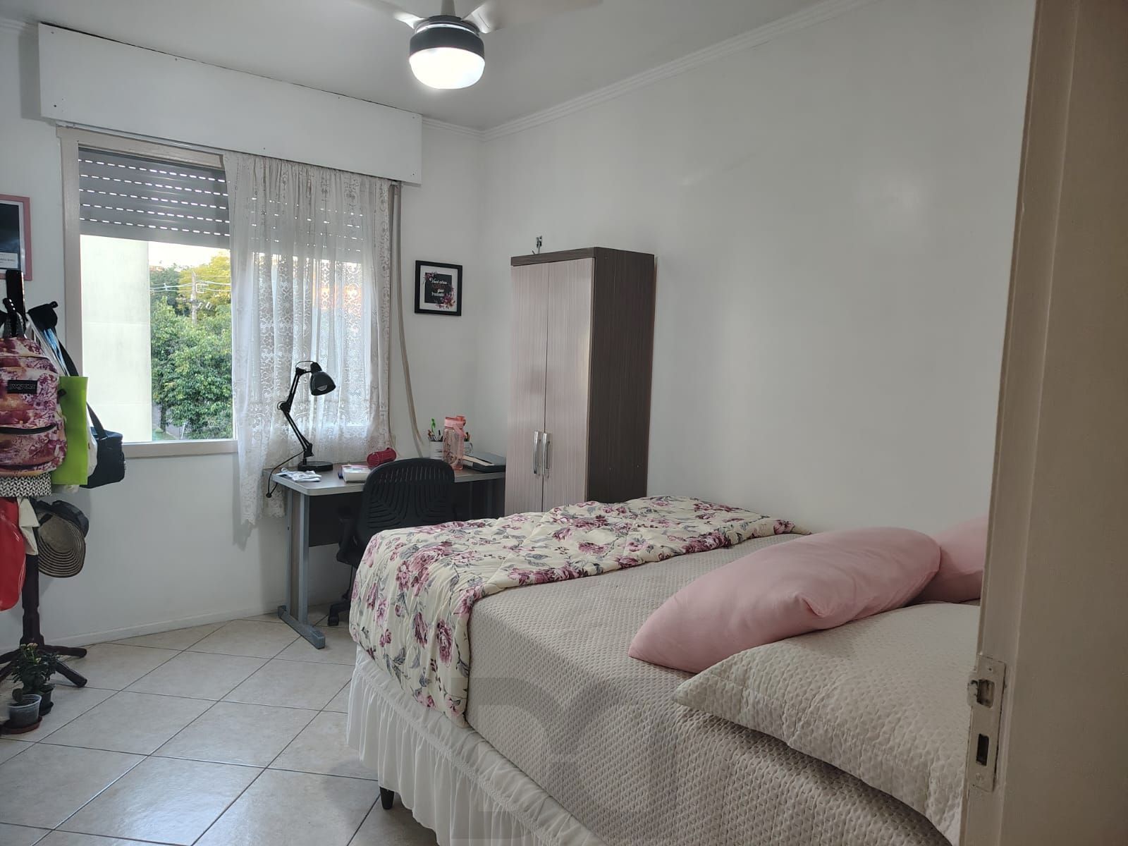 Apartamento de 2 quartos, living para 2 ambientes, banheiro social e 1 vaga escriturada. — foto 7